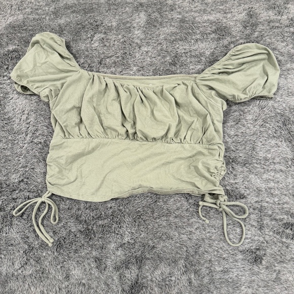Hollister Womens Smocked Crop Top Stretch Light Green Off Shoulder - Size XXL - Picture 1 of 5
